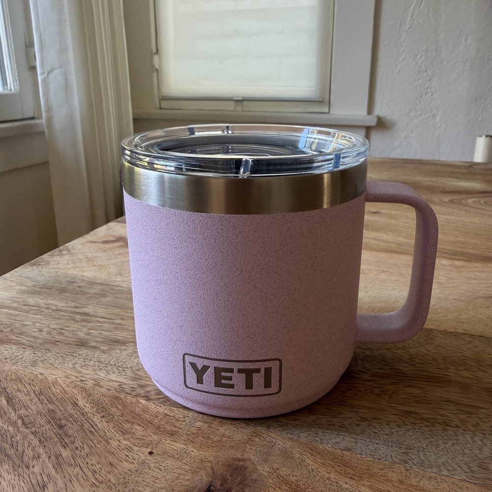 Yeti Rambler Mug in Cherry Blossom